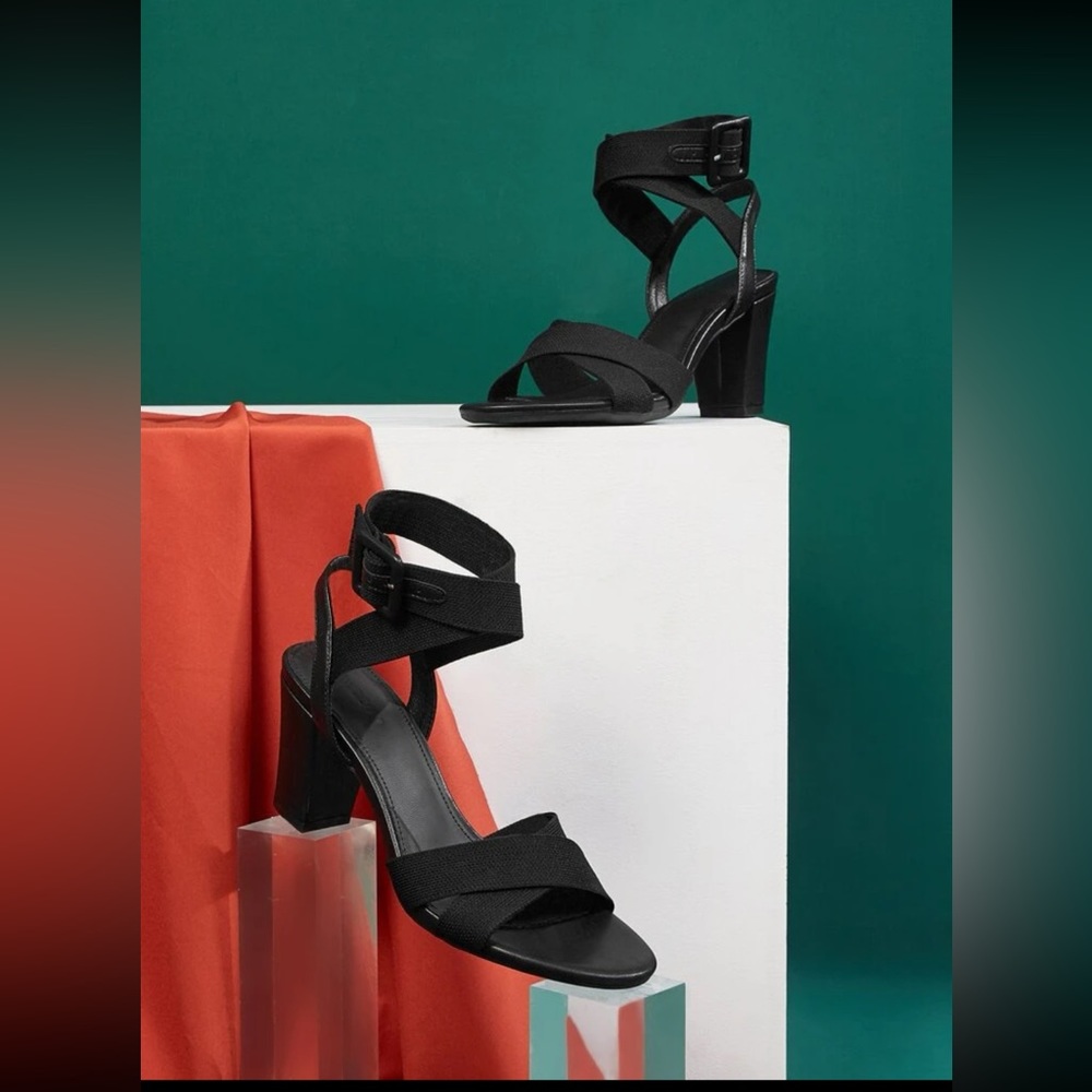 CUCCOO Strap Block Heels